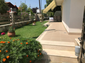 Отель Kallirroi Apartments  Врасна